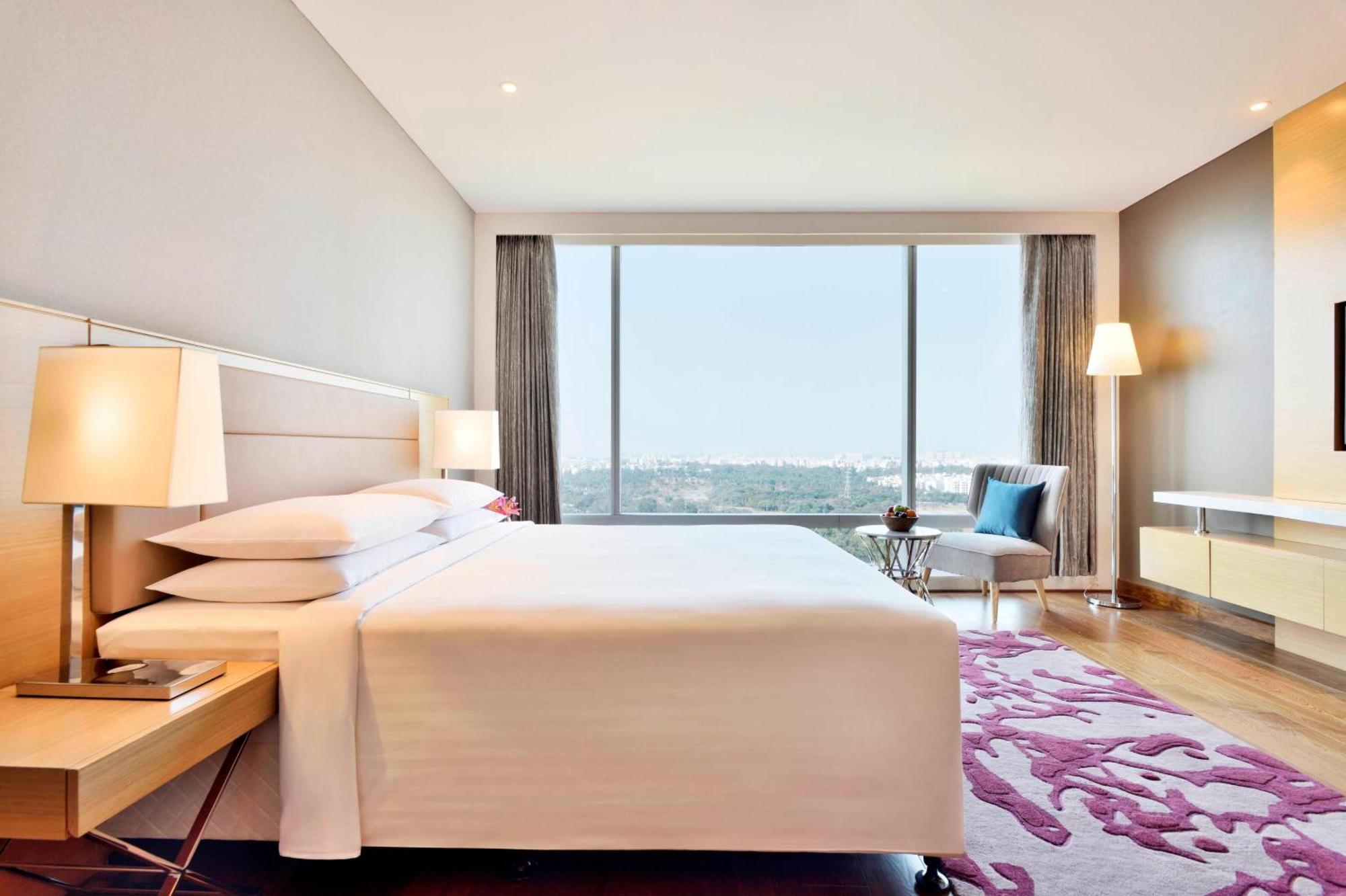 Marriott Executive Apartments Хайдарабад Экстерьер фото